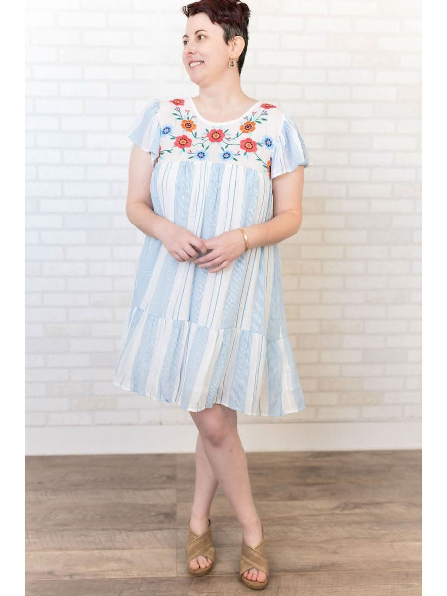 Charming Curvy Striped Dress D1678