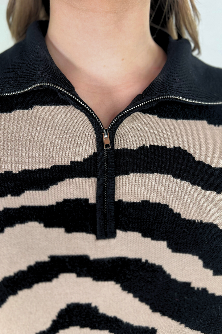Savannah Stride Quarter Zip - Curvy