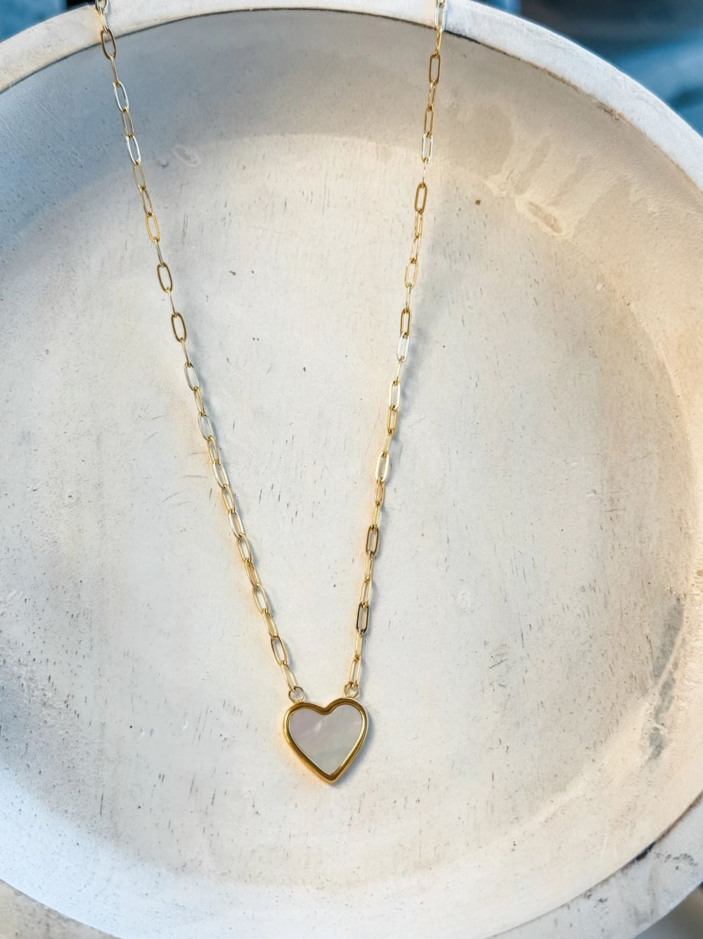 Pearl Shell Heart Gold Necklace - Lolo Viv Boutique