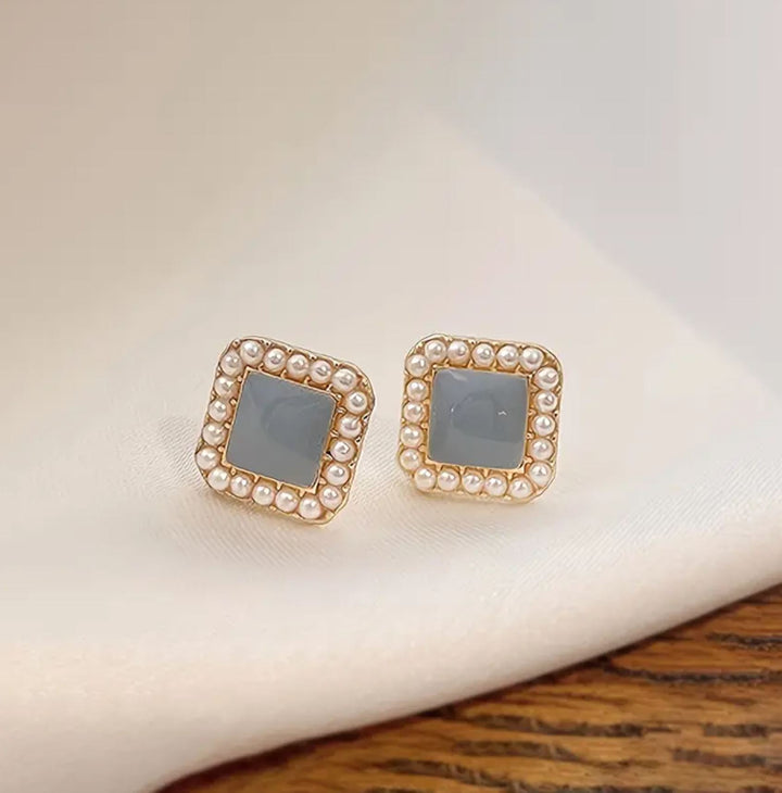 Vintage Inspired Blue & Pearl Stud Earrings - Lolo Viv Boutique