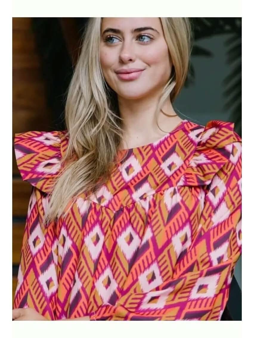 Kacey Pointing Forward Top - Lolo Viv Boutique